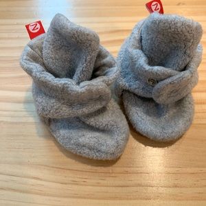 Zutano Gray Booties Sz 6 months
